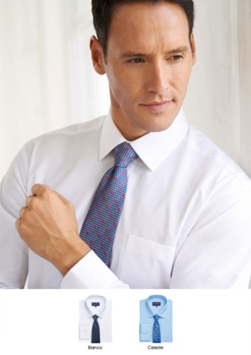 Polyester  und Baumwollhemd mit leichtem Eisengewebe, schlankes Modell. Einzelmanschette für Manschettenknoepfe. 