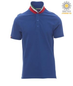 Kurzaermeliges Poloshirt aus Baumwollpique, kontrastierender dreifarbiger Kragen, der am Stehkragen sichtbar ist. Farbe Koenigsblau / Italien